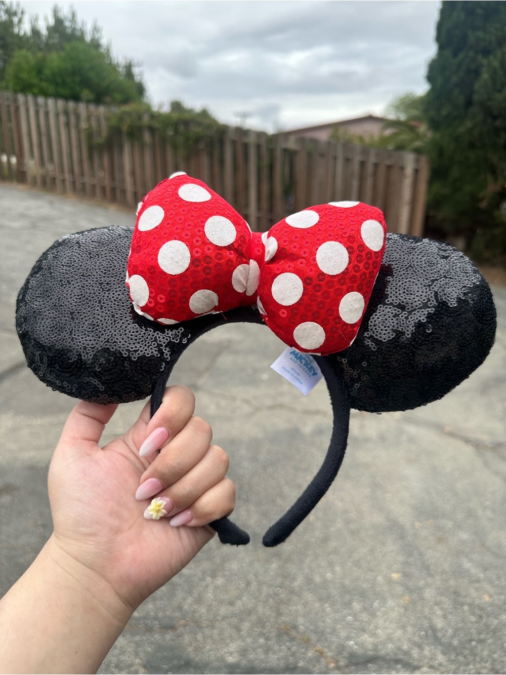Disney Kids Sequin Minnie Mouse Ear Headband with Red Polka Dot Bow 🐭🎀🏰